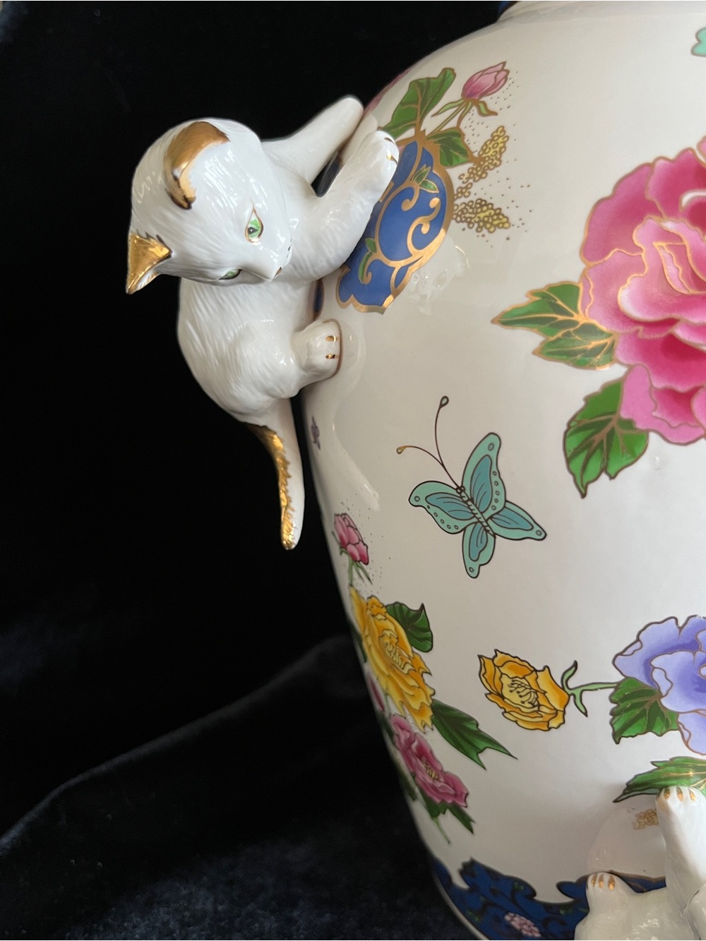1989 Franklin Mint "The Vase of the Imperial Cats" by Toshiharu Kitagawa Vase - Picture 3 of 11
